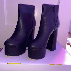 Dolls Kill zimia platform boots